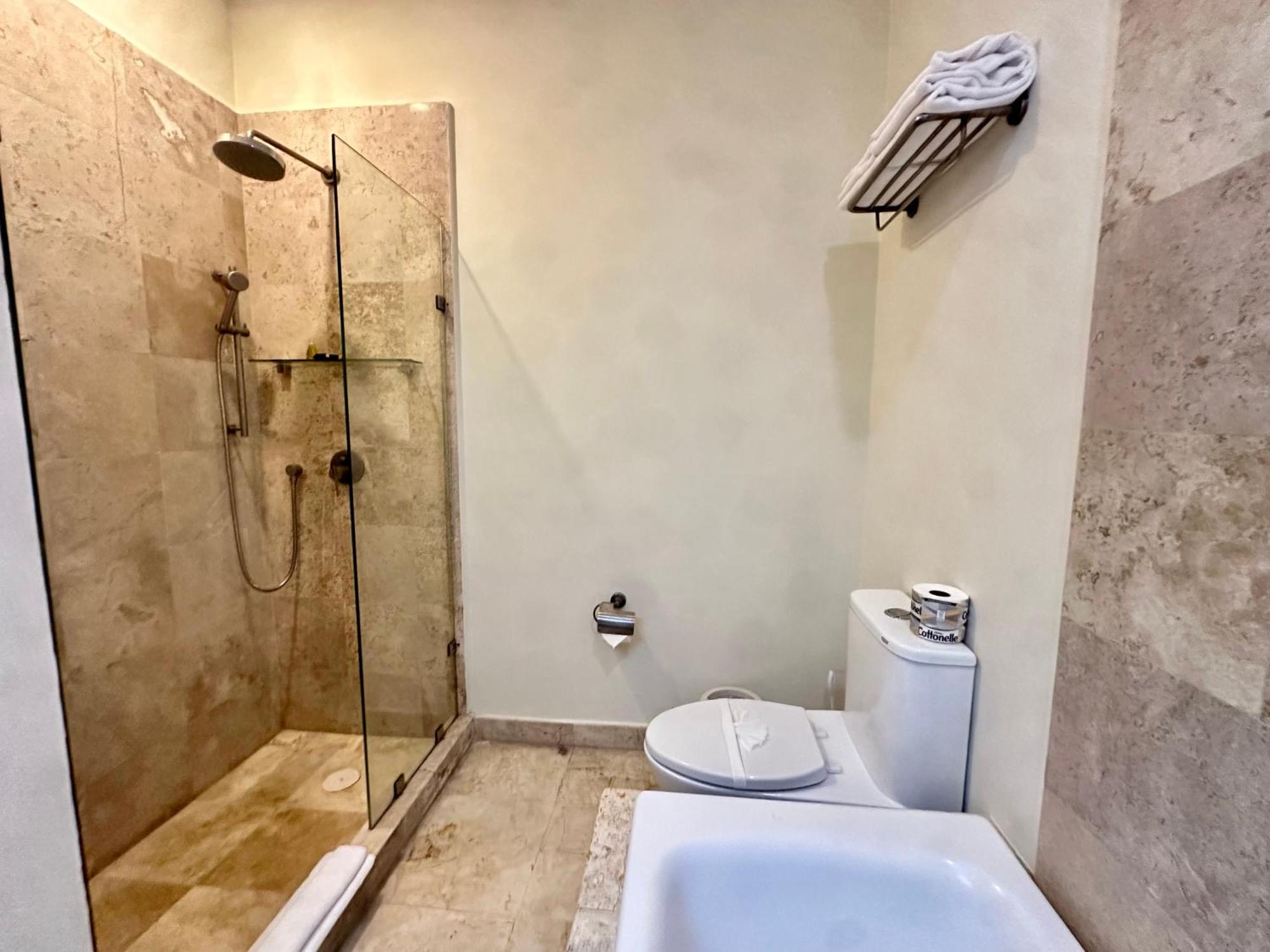 El Faro 103 Surf Ground Floor 2 Bedroom Pool View